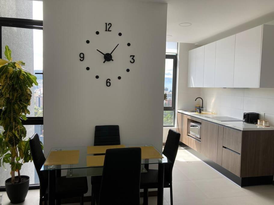 Confort Suite La Carolina Кито Екстериор снимка