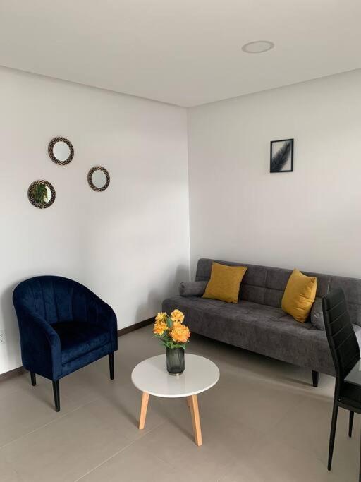 Confort Suite La Carolina Кито Екстериор снимка