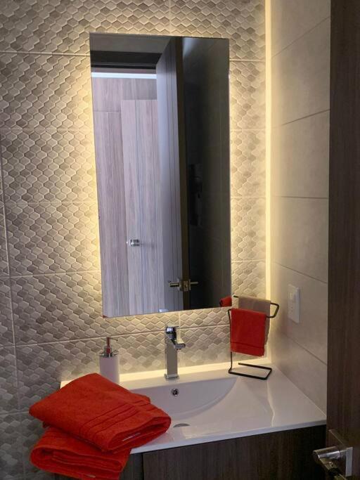 Confort Suite La Carolina Кито Екстериор снимка