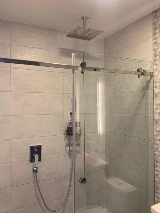 Confort Suite La Carolina Кито Екстериор снимка