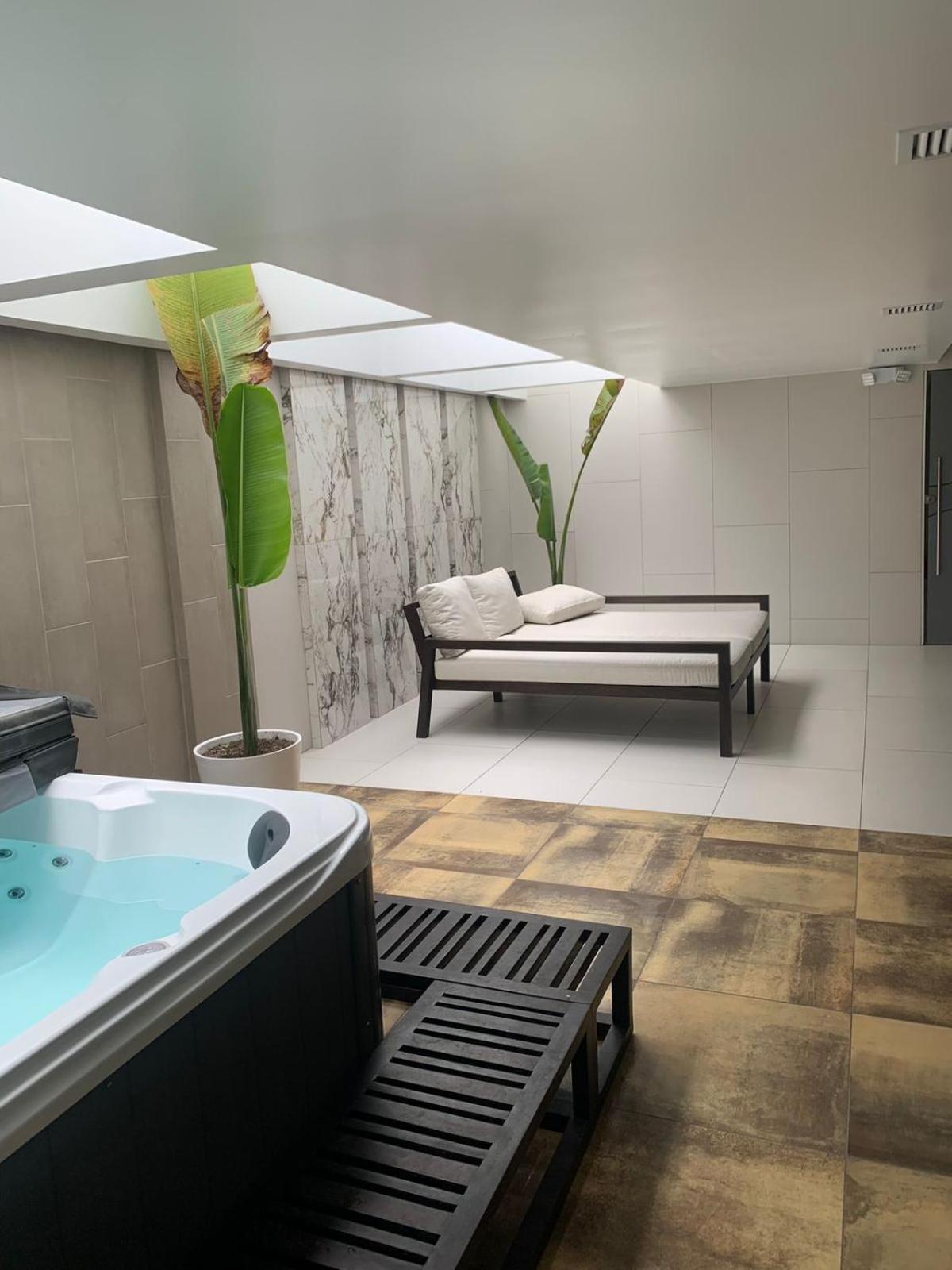 Confort Suite La Carolina Кито Екстериор снимка